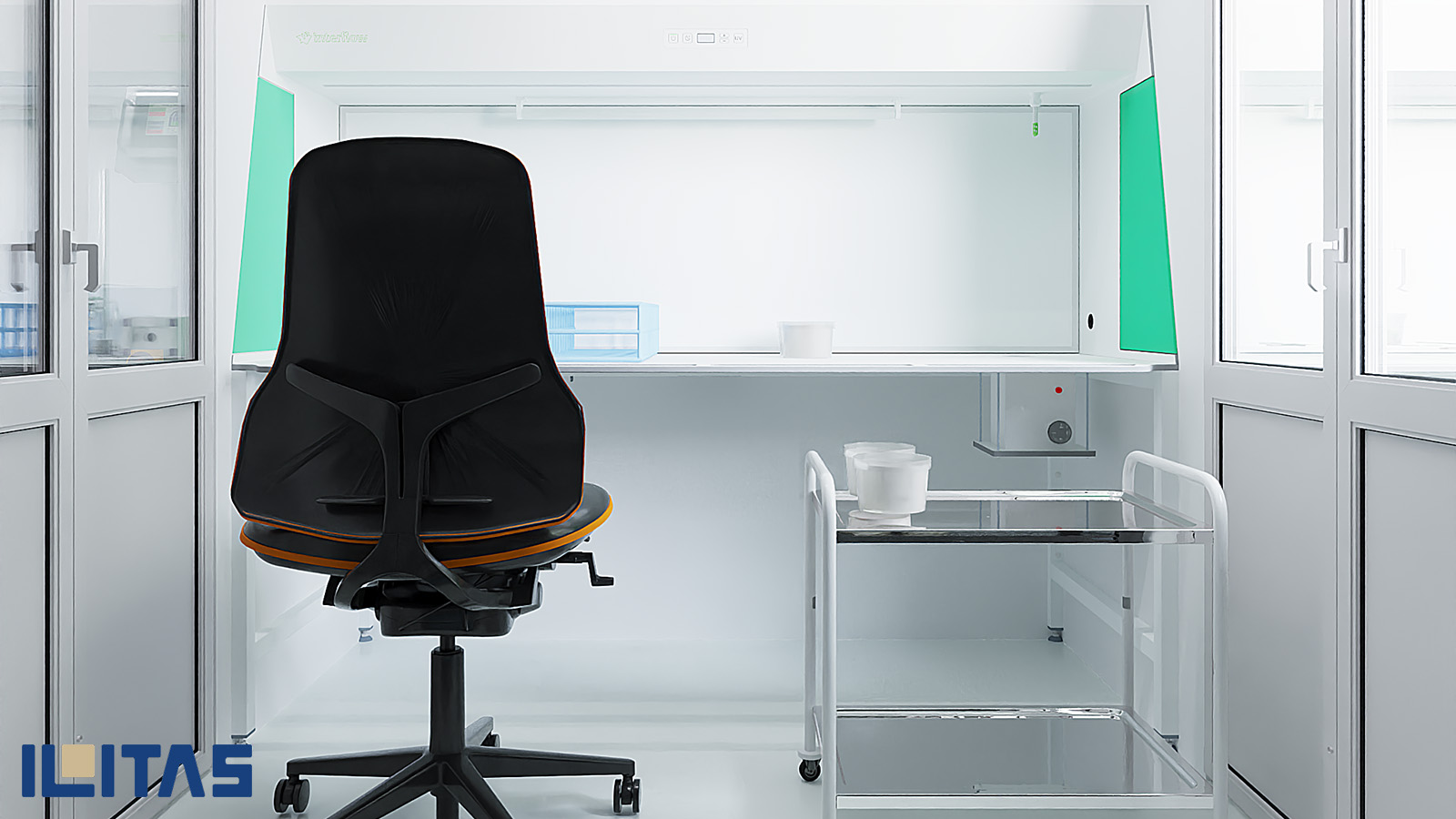 Cleanroom interieur met stellingkasten, werkbank en ergonomische stoel