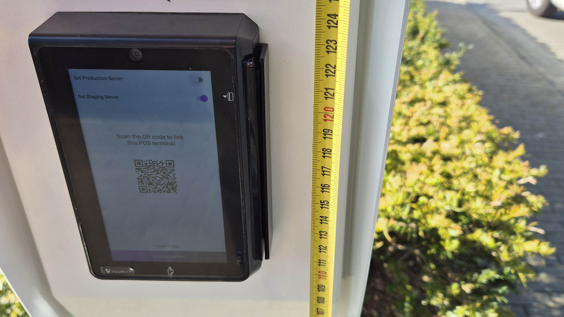 Technische inspectie van de Ecotap Standalone Payment Solution voor certificering